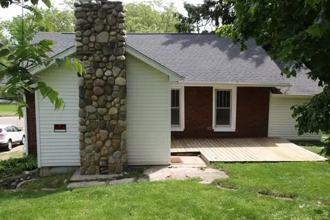 Exterior - 209 Spring St, Three Rivers, MI 49093 photo 2 of 4