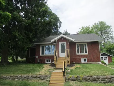 Exterior - 209 Spring St, Three Rivers, MI 49093 photo 3 of 4