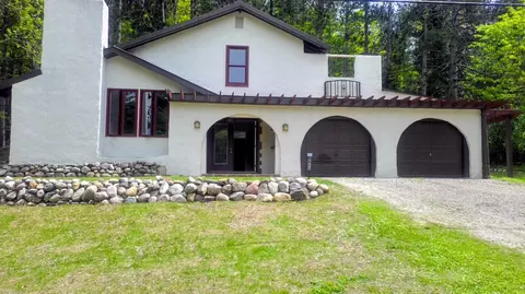 3012 Wildwood Harbor Rd, Boyne City, MI 49712