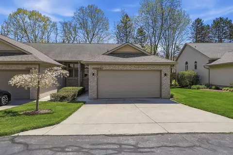 17900 Hidden Dunes Ln #D, Spring Lake, MI 49456