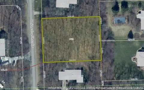 9425 Whispering Pines Dr, Saline, MI 48176
