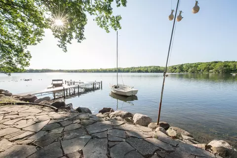 8790 Hendricks Dr, Brighton, MI 48116