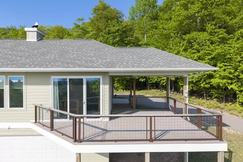 9798 N Slope Dr, Onekama, MI 49675