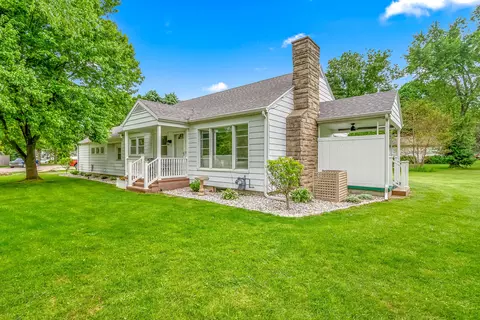 529 East St, Jonesville, MI 49250