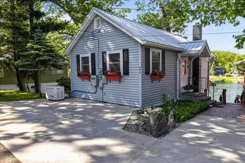 171 N Rock Lake Dr, Vestaburg, MI 48891