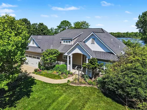 9555 Miller Dr, Galesburg, MI 49053