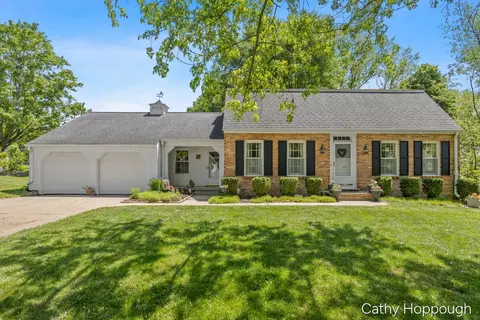 752 Ridgewood Dr, Ionia, MI 48846