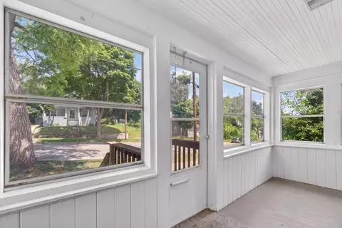 Exterior - 439 Madison St, Jackson, MI 49202 photo 2 of 10