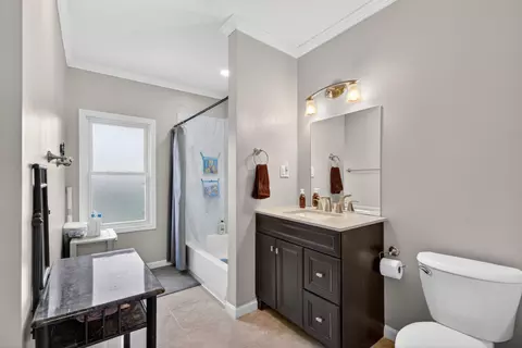 Bath - 439 Madison St, Jackson, MI 49202 photo 1 of 1