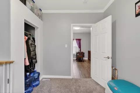 Entry Way - 439 Madison St, Jackson, MI 49202 photo 5 of 8