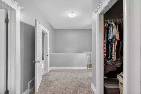 Entry Way - 439 Madison St, Jackson, MI 49202 photo 7 of 8