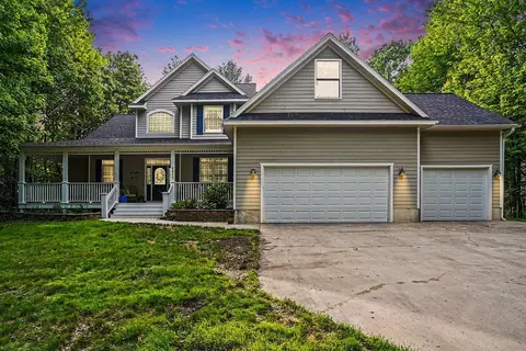 6400 Boulder Dr, Muskegon, MI 49444