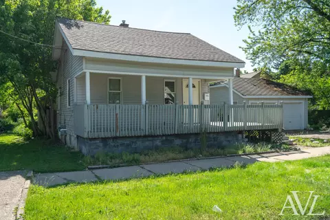 826 Lincoln Ave NW, Grand Rapids, MI 49504