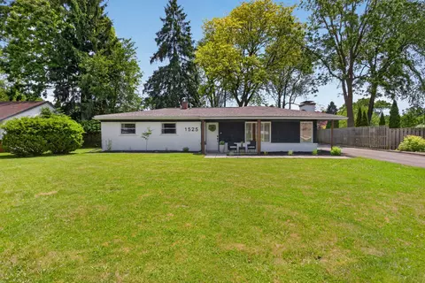 1525 Larrys Dr, Jackson, MI 49203