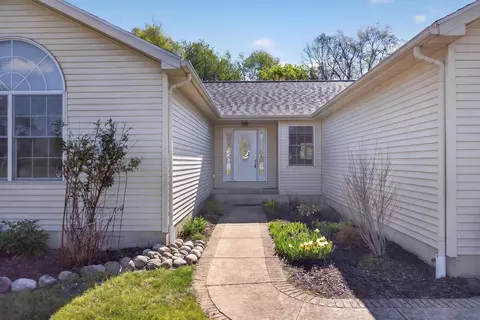 133 Avery Dr, Hanover, MI 49241 photo 2
