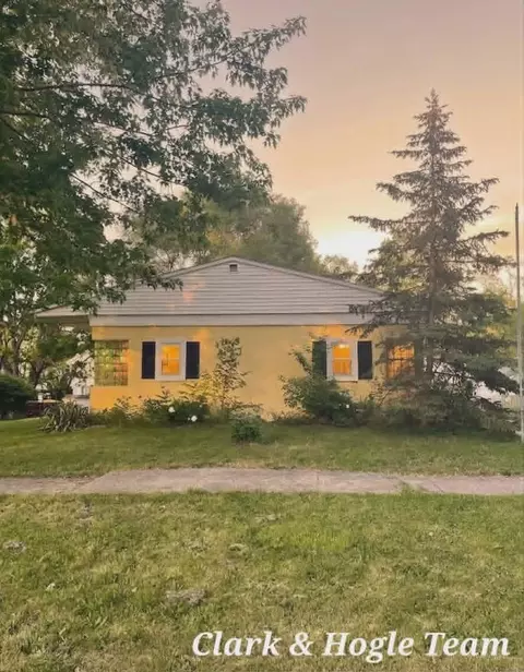 105 S Prospect St, Saint Johns, MI 48879