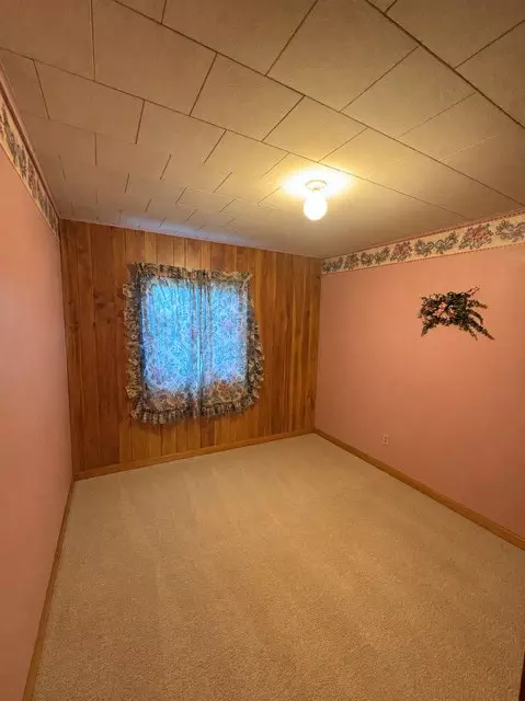 Bedroom - 1031 N Newaygo Rd, Bailey, MI 49303 photo 4 of 4
