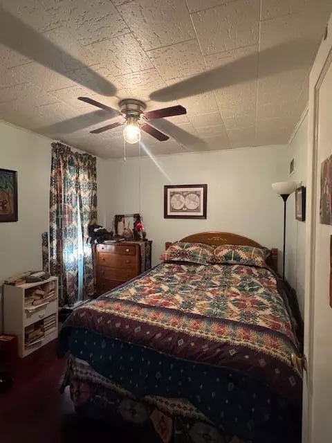 Bedroom - 1031 N Newaygo Rd, Bailey, MI 49303 photo 2 of 4