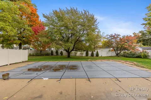 Exterior - 282 N Centre St, Marcellus, MI 49067 photo 4 of 8