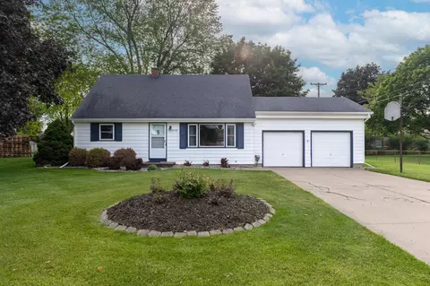 7535 Yorktown Rd, Lansing, MI 48917