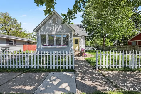 2154 Morton Ave, Muskegon, MI 49441