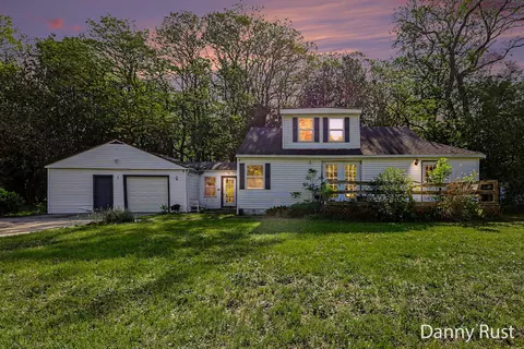 1430 Delz Dr, Muskegon, MI 49445