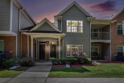 11347 N Woods Dr, Shelby Township, MI 48317