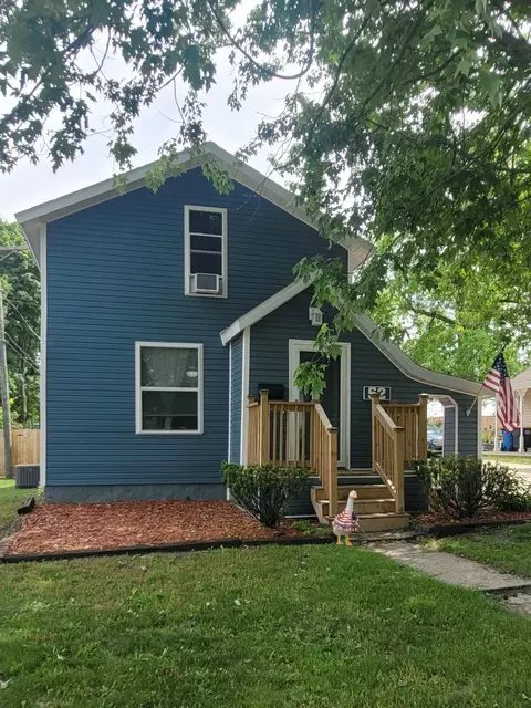52 W Bacon St, Hillsdale, MI 49242