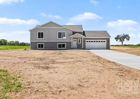 5625 Whites Bridge Rd, Belding, MI 48809