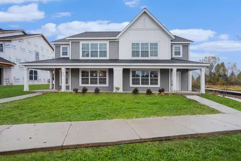 832 Winchester St, Holland, MI 49423