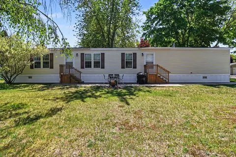 2860 Trepanier Dr, Ludington, MI 49431