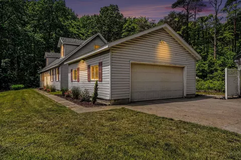 3250 Arbor Ln, Hamilton, MI 49419