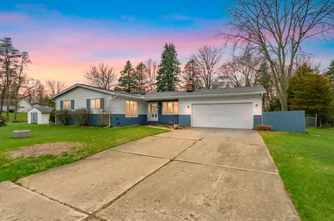 159 Kings Ln, Battle Creek, MI 49014