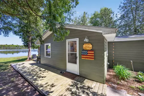 9267 Lake Dr, Reed City, MI 49677