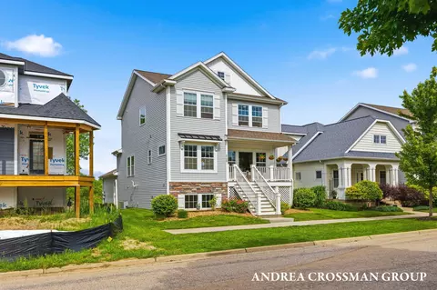 2130 Kensington Park Cir, Holland, MI 49423