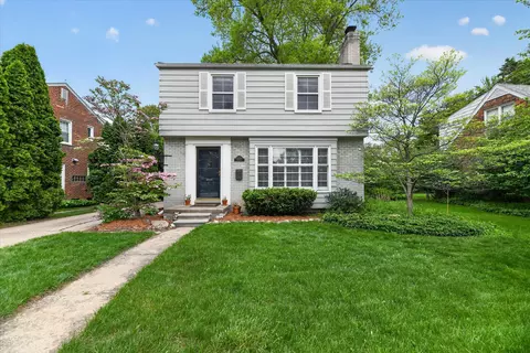 32388 Arlington Dr, Beverly Hills, MI 48025