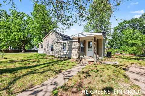 301 E North St, Greenville, MI 48838