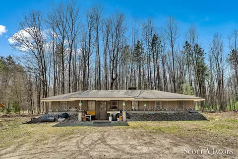 Exterior - 1125 Chaput Dr, Sears, MI 49679 photo 7 of 17