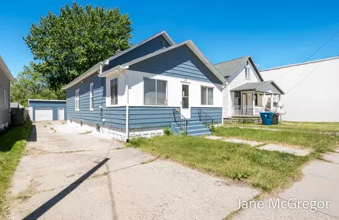 2023 Henry St, Muskegon, MI 49441