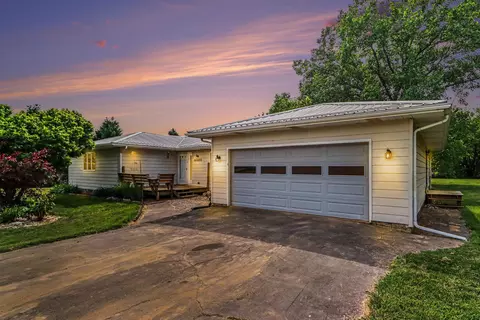 62852 Territorial Rd, Lawrence, MI 49064
