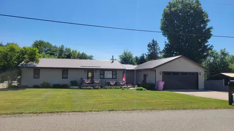 68855 Carls Rd, Sturgis, MI 49091