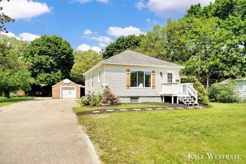 709 N Fifth St, Greenville, MI 48838