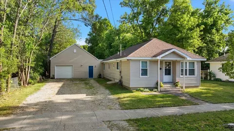 78 Carrie St NW, Sparta, MI 49345