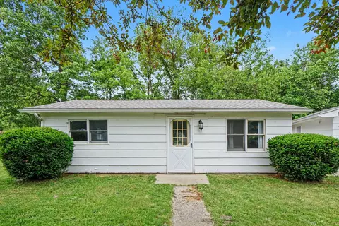 430 11th Ave, Three Rivers, MI 49093