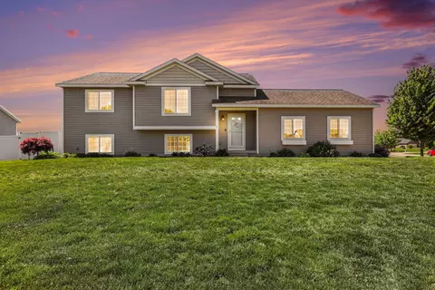 10560 Rockfield Rd, Allendale, MI 49401