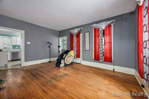Living - 426 W Bridge St, Plainwell, MI 49080 photo 1 of 2
