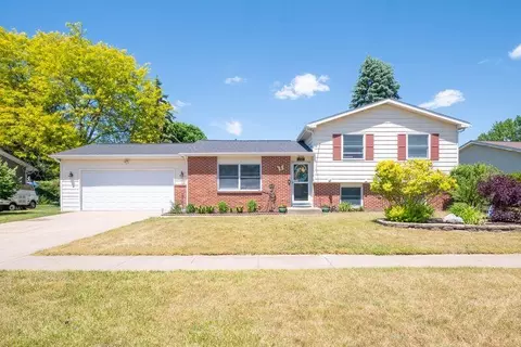 1804 Woodland Dr, Portage, MI 49024