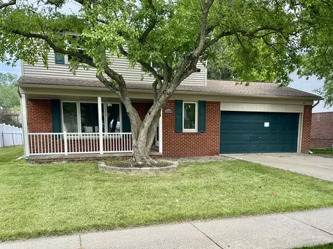 21489 Danbury St, Woodhaven, MI 48183