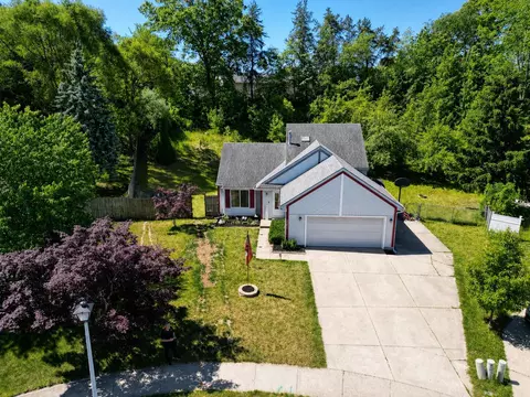 5705 Gatewood Dr SE, Grand Rapids, MI 49508