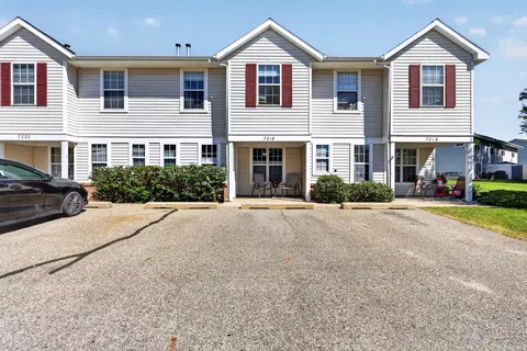7018 S Cannon Place Dr NE, Rockford, MI 49341